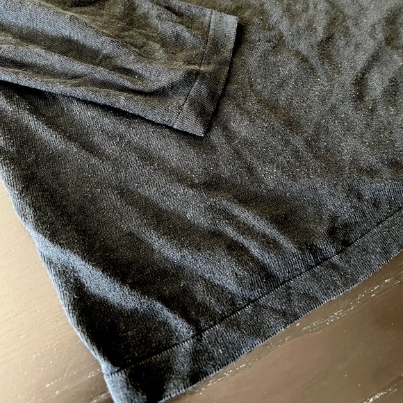 Banana Republic Cashmere Blend Light Weight Sweater - Picture 3 of 3